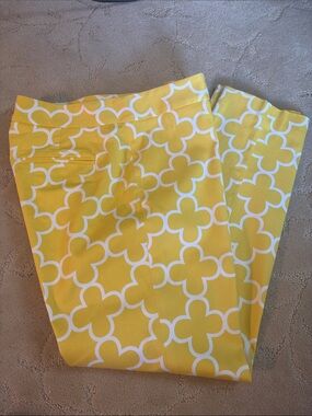 Women’s Yellow Patterned Stretch Crop Pants